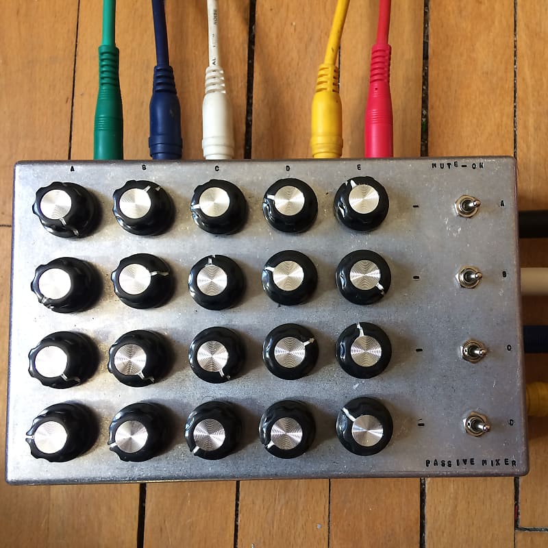Passive Matrix Mixer ( 5 in & 4 out) Reverb