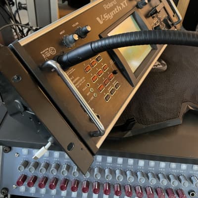 Roland V-Synth XT Rackmount Digital Synthesizer