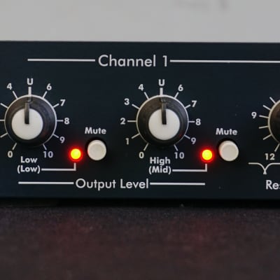 その他 ASHLY XR-1001 Crossover Ashly XR-1001 2-Way Crossover Rental – TC Furlong