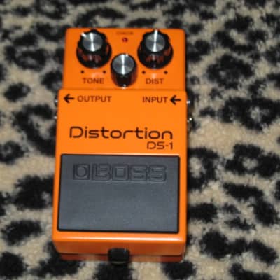 new (display case piece) A+ BOSS DS1 Distortion (2021 cur ver) +battery & strings (NO box, NO paperwork) image 3