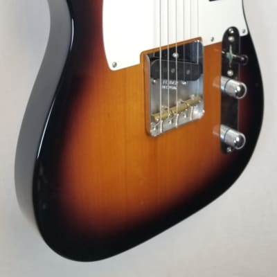Fender Vintera '50s Telecaster, Maple Fingerboard, 2-color Sunburst, w/Gig Bag image 3