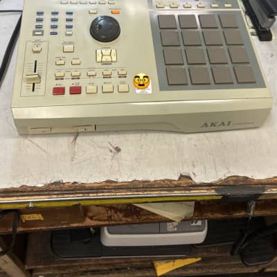 Akai MPC2000XL MCD MIDI Production Center 2006 - 2007 - Grey