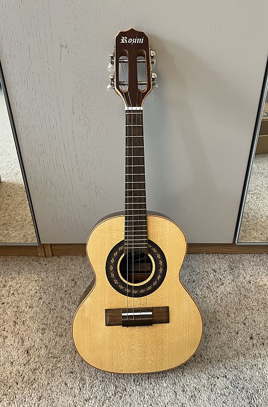 Roziniカヴァキーニョ Rozini カバキーニョ