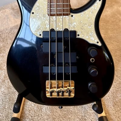 Fender Stu Hamm Signature Urge Bass 1989 w/ Original Tweed Hard Case for sale