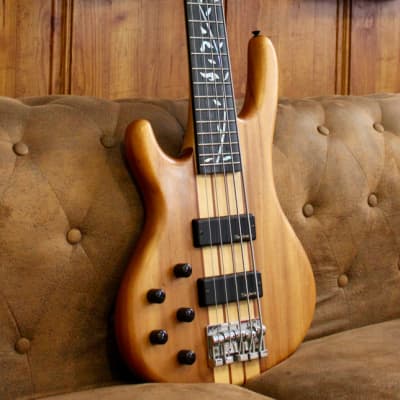 5弦ベース ノーブランド(Raven West Guitars) レフティ仕様