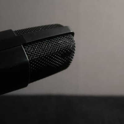 Sennheiser MD 421 II Cardioid Dynamic Microphone image 6
