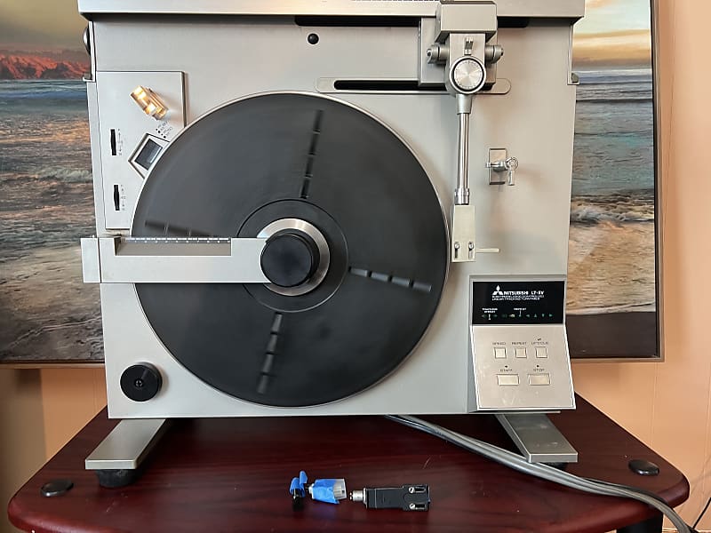 Mitsubishi LT-5V Linear Tracking Fully Automatic Vertical Turntable  			