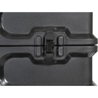 Gator Rotationally Molded Case for Transporting LCD/LED Screens Between 27" - 32" GLED2732ROTO image 11