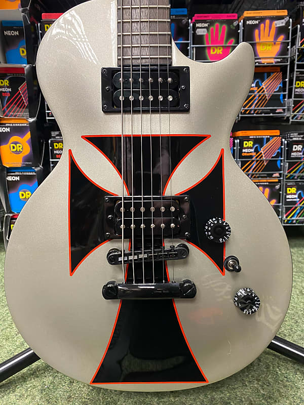 Epiphone Standard ENLB Les Paul Baritone guitar Iron Cross