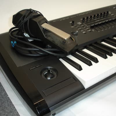 Korg Kronos 88-Key Music Workstation Keyboard image 2