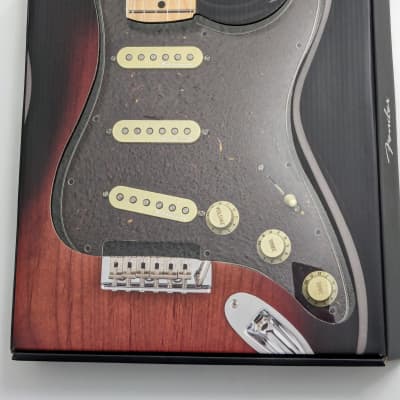 Fender Pre-Wired Strat Pickguard, Hot Noiseless Pickups SSS image 3