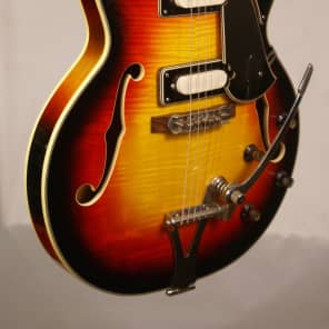 Univox Custom ES 335 1960's Sunburst Hollow Body electric guitar Made in JAPAN with a hardshell case image 2