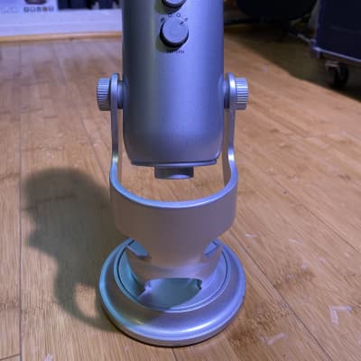 Blue THX Yeti microphone | Reverb