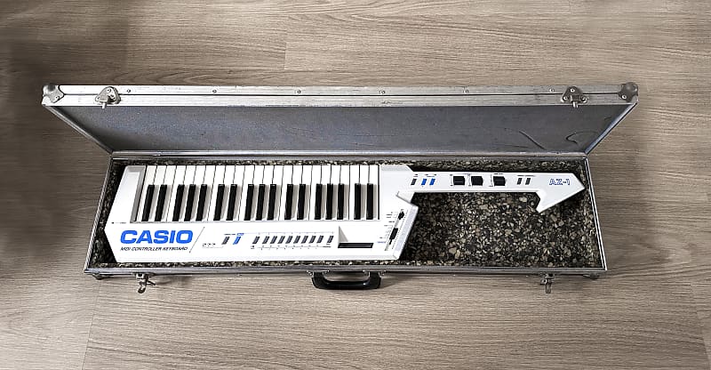 【レア・貴重】CASIO AZ-1 ショルダーキーボード　動作品　元箱あり Casio AZ-1 41-Key MIDI Controller Keytar | Reverb