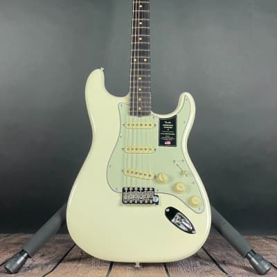 Fender American Vintage II 1961 Stratocaster, Rosewood Fingerboard- Olympic White (V2318950) image 13