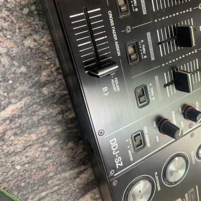 Pioneer DDJ-SZ DJ Controller for Serato