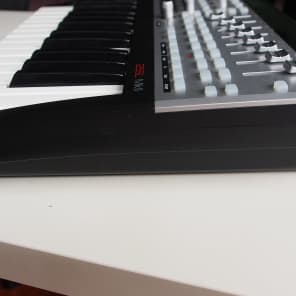 Novation 25SL MkII 25 Key MIDI Controller 2016 image 3