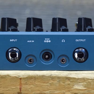 Darkglass Electronics Alpha Omega Ultra V2 (Aux-In) Bass Preamp Effect Pedal image 8