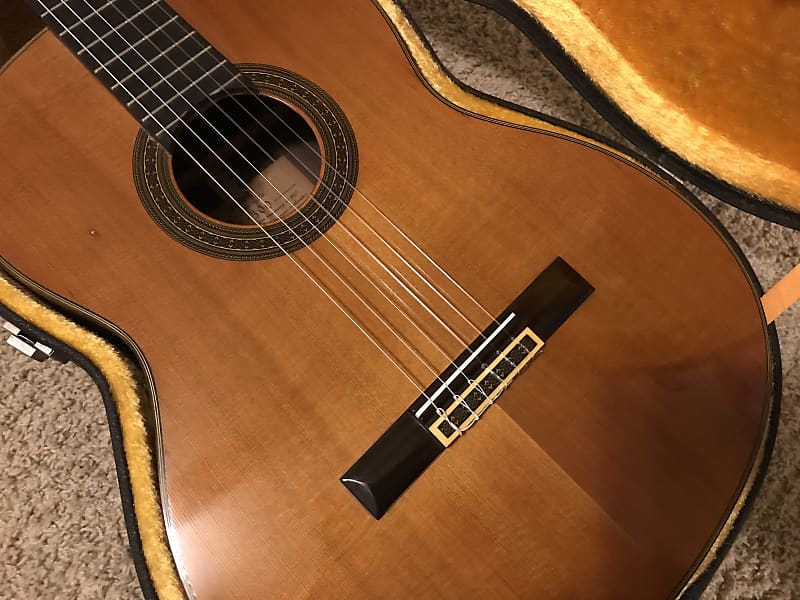 Yamaha C-300 concert classical guitar 1970s made in Japan with