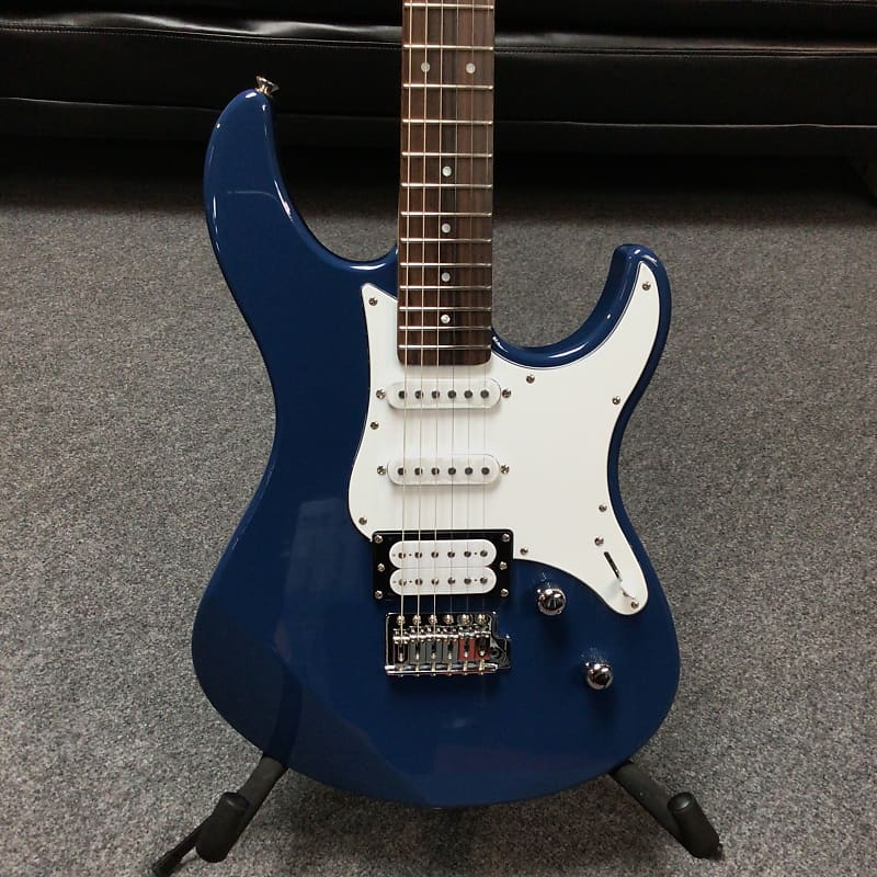 Yamaha PAC112V UTB United Blue Electric Guitar