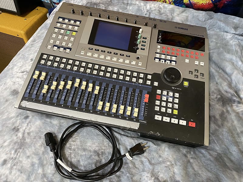 Yamaha AW4416 Professional Audio Workstation 16-Track Digital Recorder