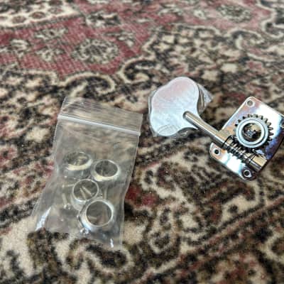 Fender Player Mustang Bass Tuners / Tuning Pegs Precision Chrome Vintage Style image 3