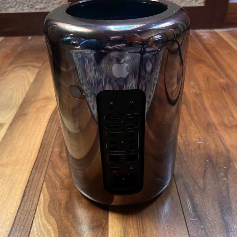 Apple Mac Pro 2013 - 12 Core CPU, 2TB SSD, 128GB RAM, D700 GPU 