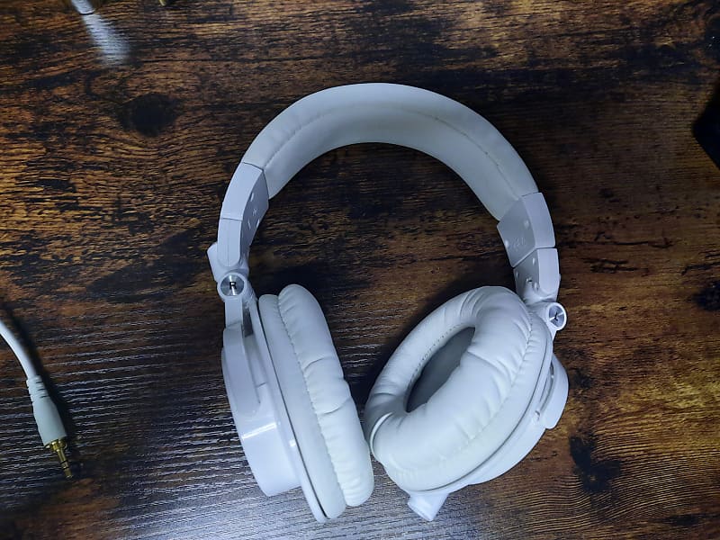 Audio Technica ATH-M50X Over Ear Studio Monitor Headphones Audio Technica ATH-M50X Over Ear Studio Monitor Headphones