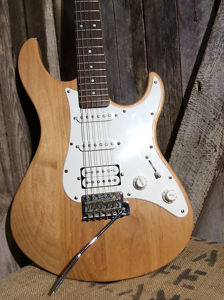 Yamaha pacifica new arrivals 112j used