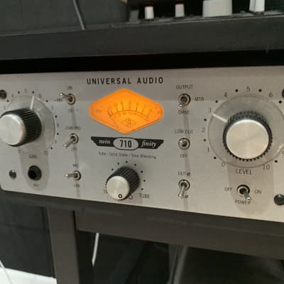 710 Twin（Universal Audio 710 Twin-Finity – Thomann Elláda）