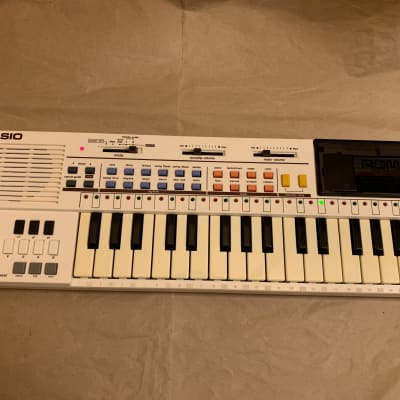 Casio PT-80 31-Key Mini Synthesizer 1980s - White Very Good