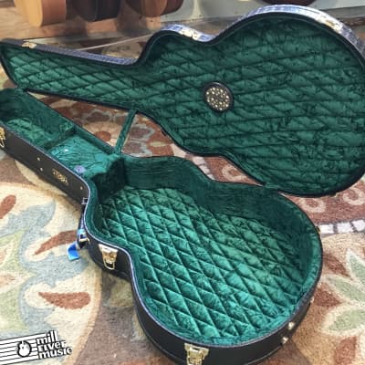Guild Premium Humidified Archtop Wood Case Used image 3