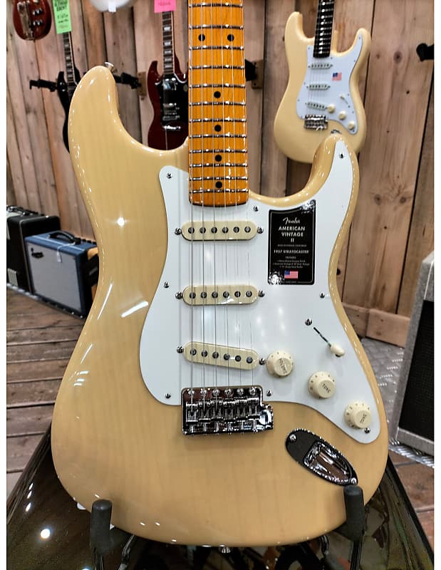 ギター Fender AmericanVintage 1957 Stratocaster Fender American Vintage II 1957 Stratocaster - Maple