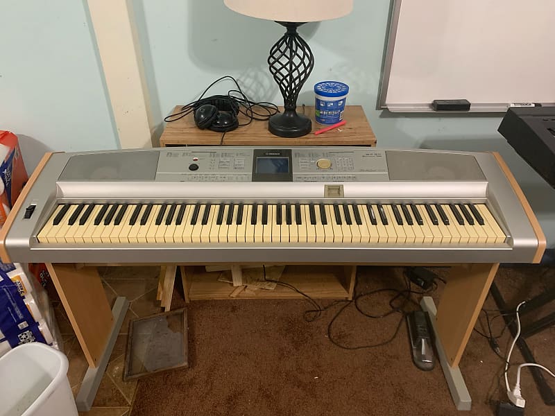 Yamaha Yamaha Portable Grand DGX505 Keyboard 2000's Silver Reverb