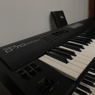 Roland D-70 76-Key Super LA Synthesizer 1990 - 1994 - Black