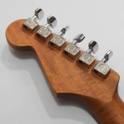 Fender American Acoustasonic Stratocaster Acoustic-electric Guitar (DEMO) - 3-Color Sunburst image 12