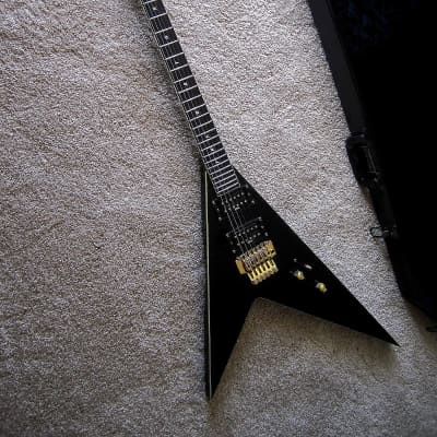 TTM Predator Flying V (Project Guitar) Black image 6