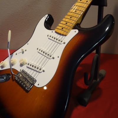 Fender American Vintage '57 Reissue Left Handed Stratocaster 2012 Sunburst image 6