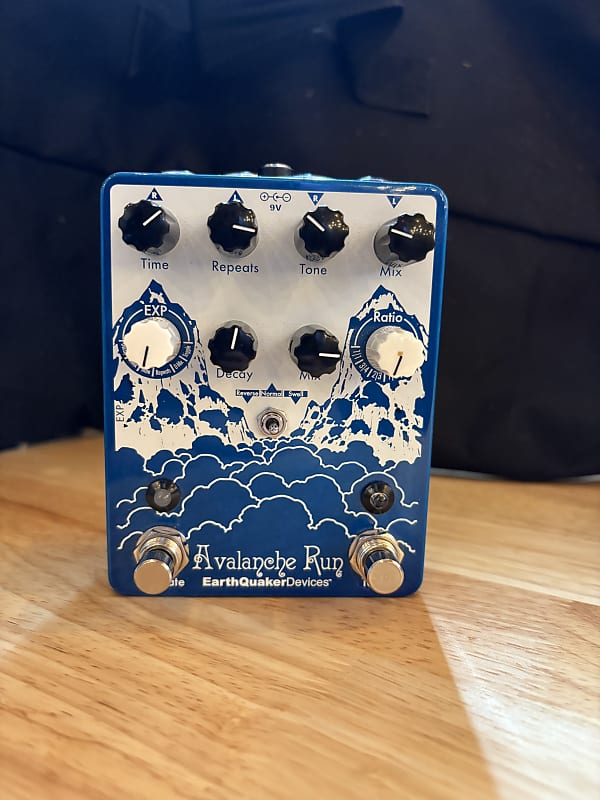 EarthQuaker Devices Avalanche Run Stereo Reverb & Delay with Tap Tempo