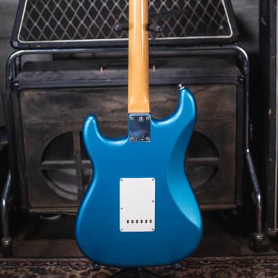 Fender Vintera II '60s Stratocaster, Rosewood Fingerboard - Lake Placid Blue with Deluxe Gig Bag image 9