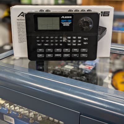 Alesis SR-16 Drum Machine w/Box (Used)