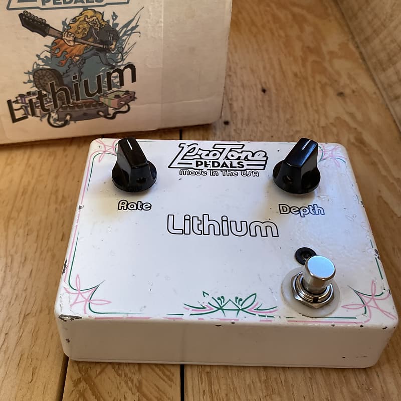 ProTone Pedals Lithium Small Clone Nirvana Chorus 2000s Reverb UK