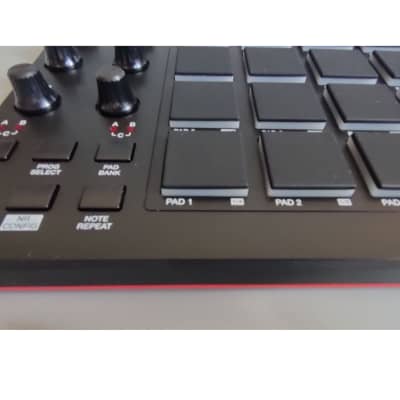 Akai MPD218 2015 - Present - Black image 14