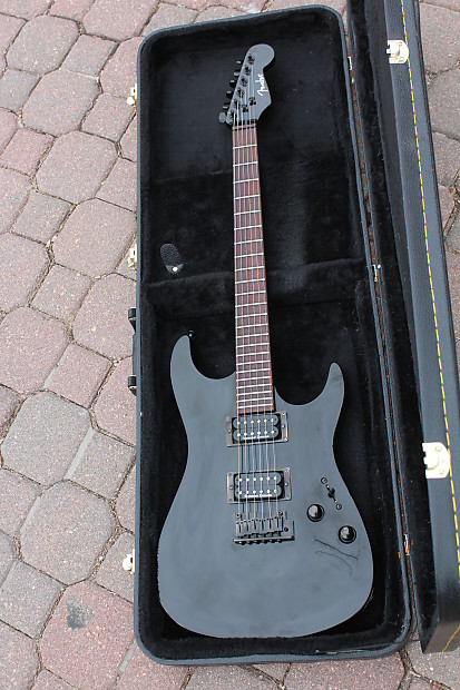 Fender Showmaster Blackout HH Stratocaster Made in Korea Fender Showmaster Blackout HH Stratocaster Made in Korea