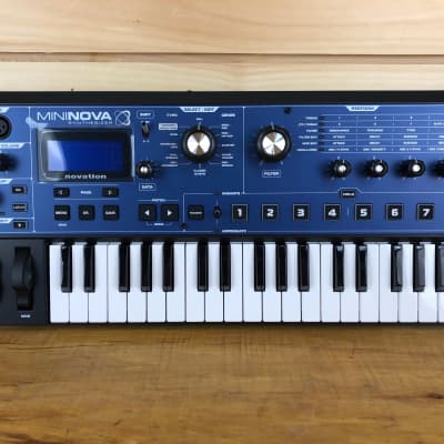 MiniNova - novation