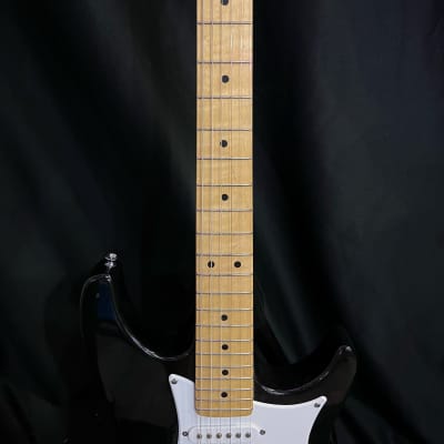 Behringer Stratocaster Style Guitar Black image 3