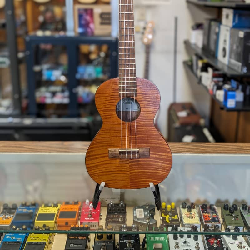 Used ukuleles store near me