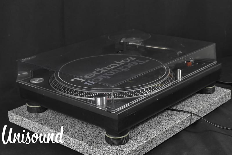 Technics SL-1200MK3D Black direct drive DJ turntable in Very Good condition.