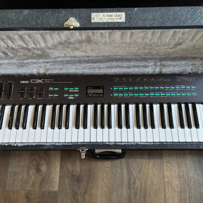 Yamaha DX21 Programmable Algorithm Synthesizer 1985 - Black