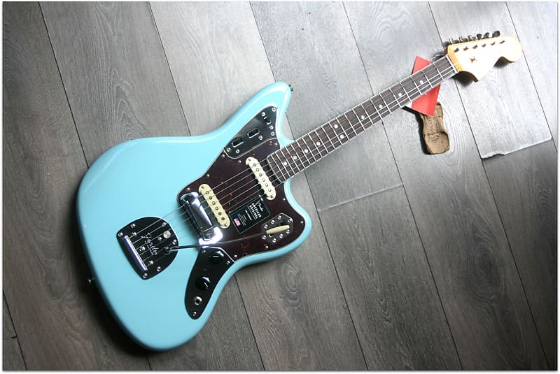 FENDER 